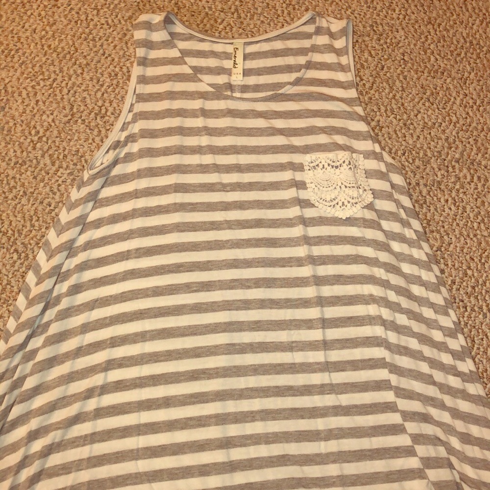 Sleeveless tunic